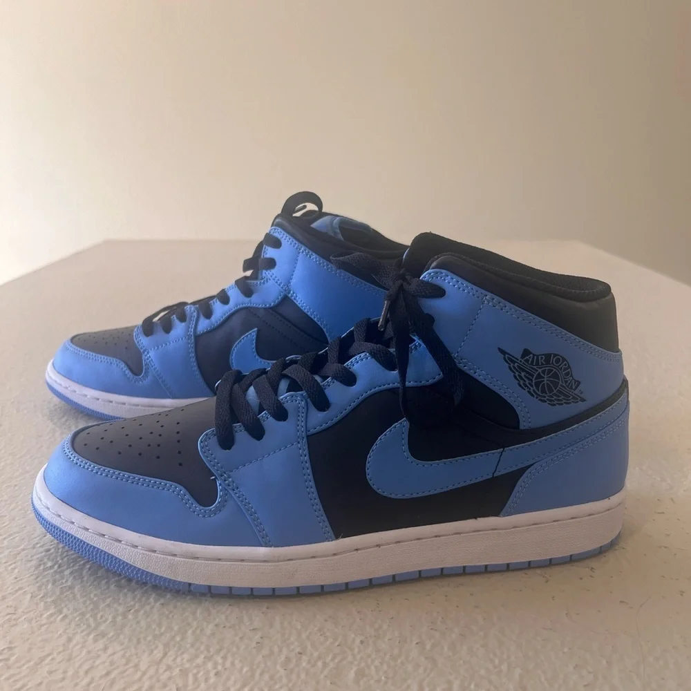 Nike Air Jordan 1 Mid University Blue Black Toe Men's Size 11 UNC